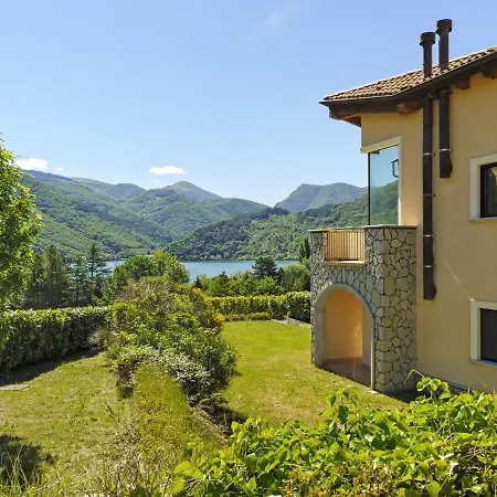 Scenic Loft In Near Museo Della Lana بيت للعطل